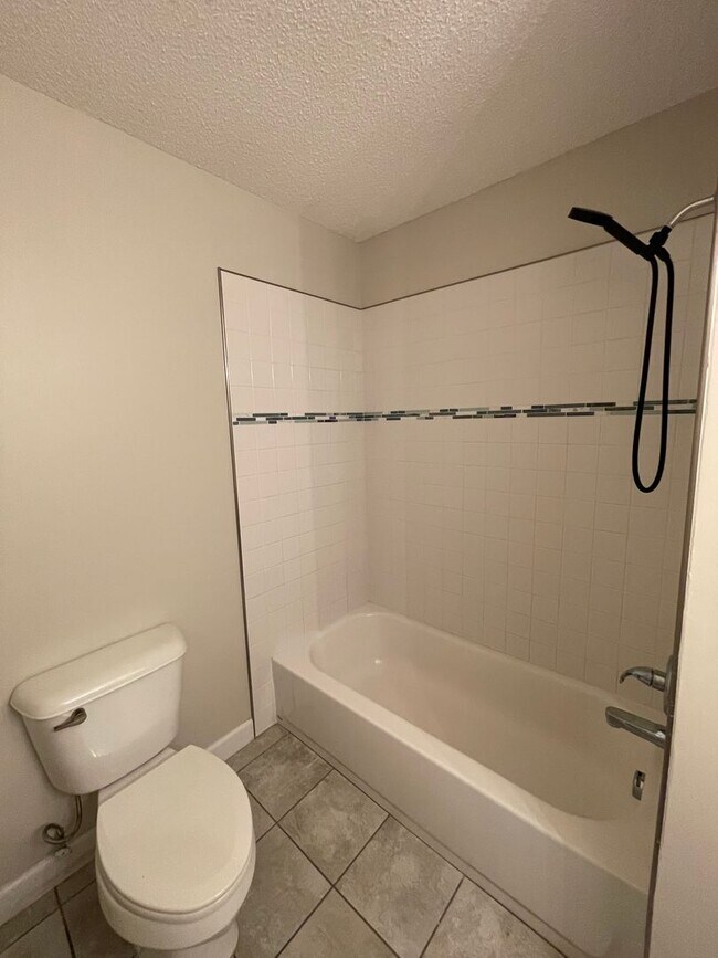Building Photo - 104 Timber Ln