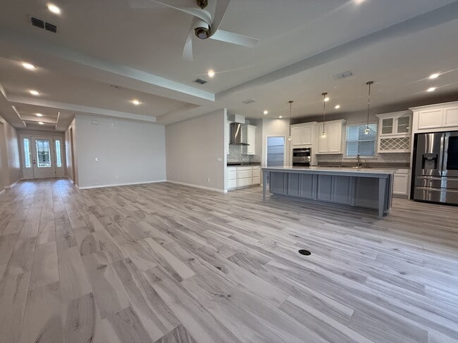 Building Photo - 4753 Ter Blf St