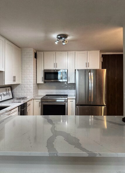 Building Photo - 1636 N Wells St