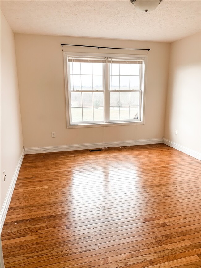 Building Photo - 545 Genrose Dr