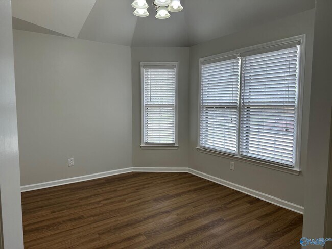 Building Photo - 101 Springfield Ln