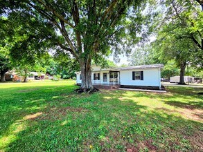 Building Photo - Pristine Retro Gem! Available now on premium corner lot in Easley