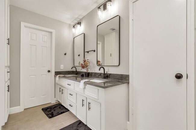 Building Photo - 10719 Kitty Brook Dr