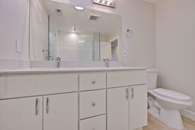 Building Photo - Wow! What a Great Home! Available Soon!