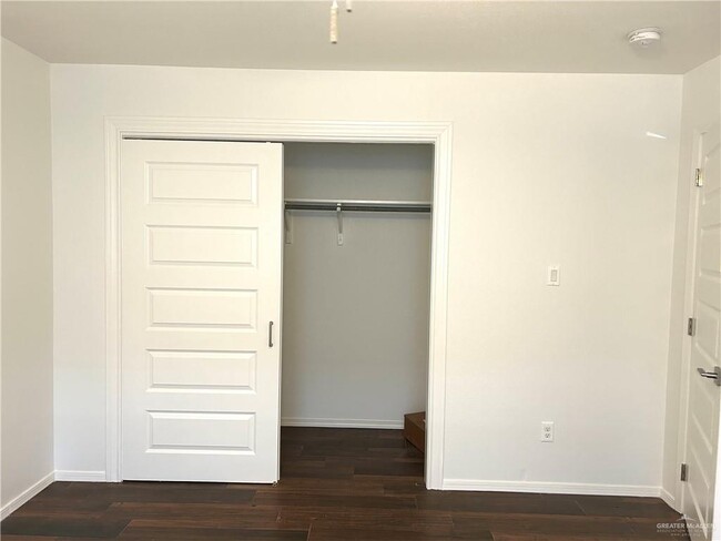 Building Photo - 1604 W Gastel Cir