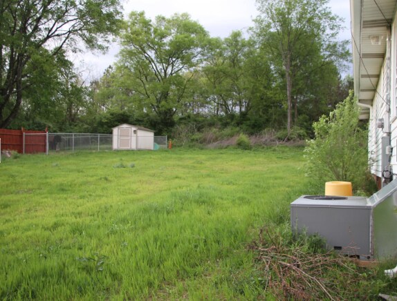 Building Photo - 1513 Layman Dr