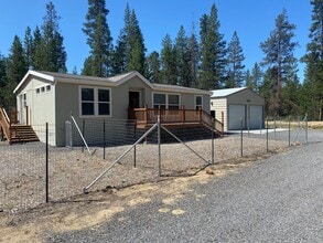 Building Photo - Gorgeous Home w/Huge Shop in La Pine!