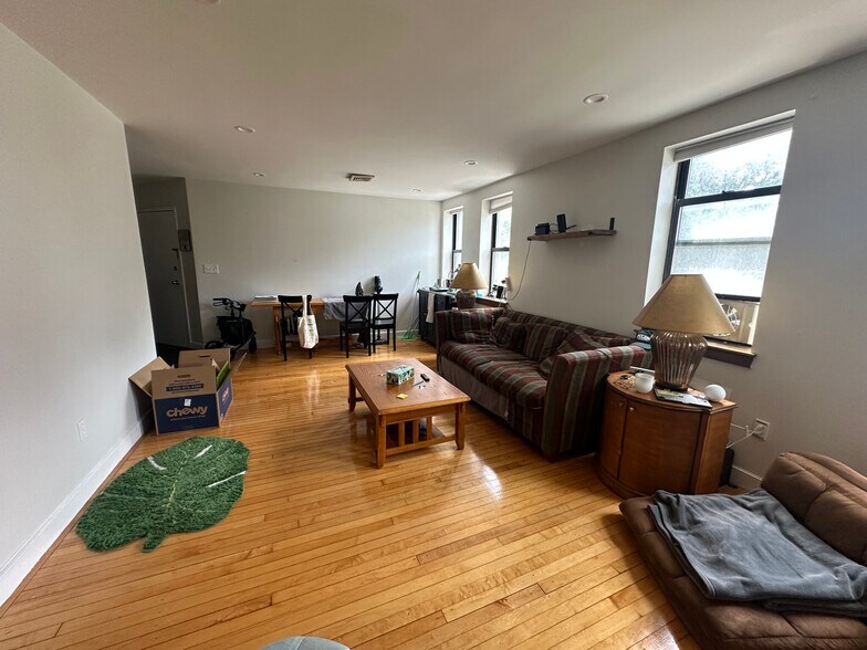 Building Photo - 100 Riverway