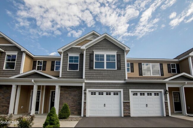 Primary Photo - 15 Clarice Ln