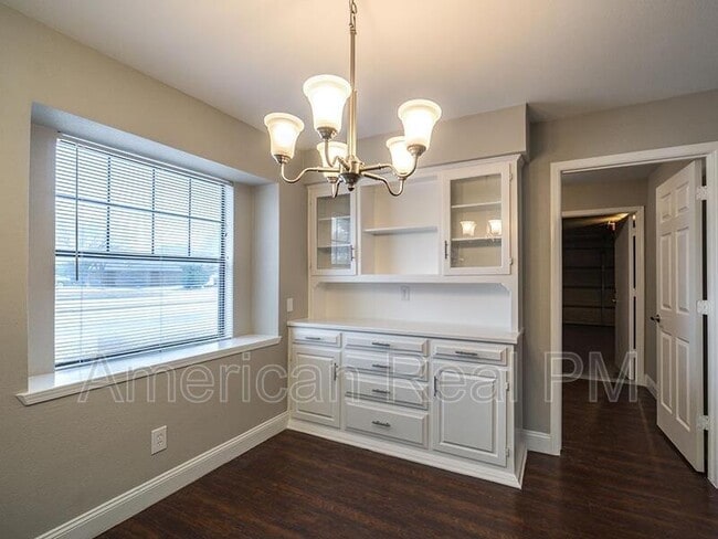 Building Photo - 3852 Westminster Dr