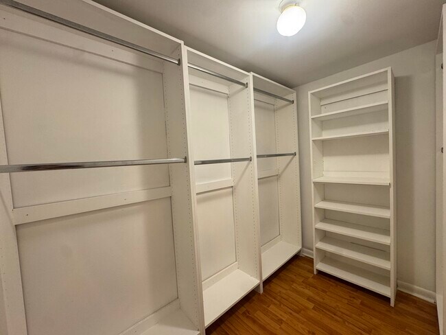 Building Photo - 2018 SW 29th Ct