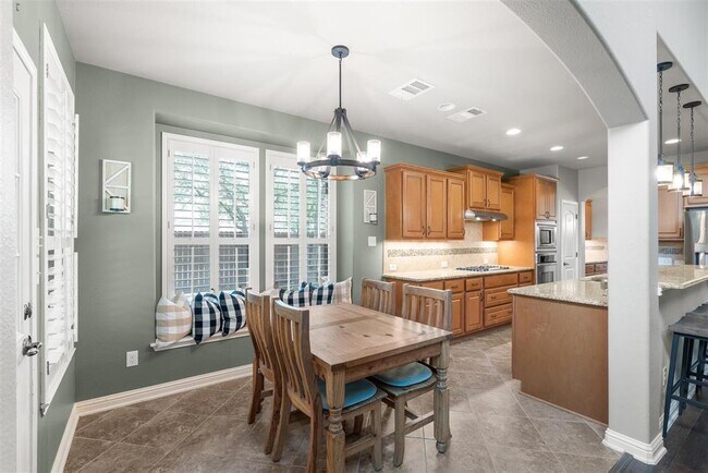 Building Photo - 420 Wild Rose Dr