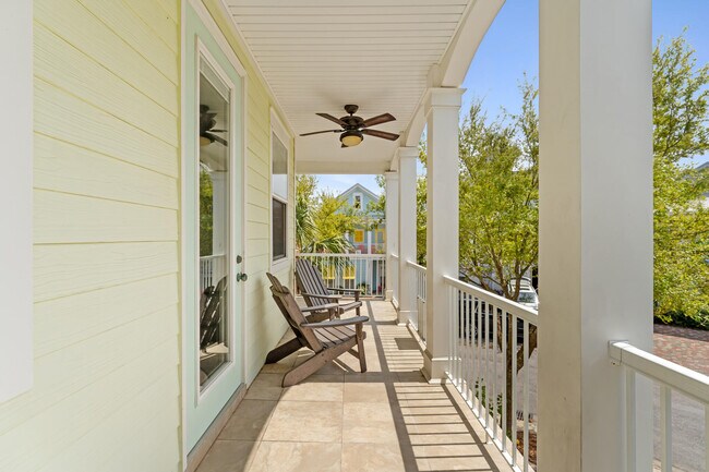 Building Photo - 4555 Grand Key Loop W