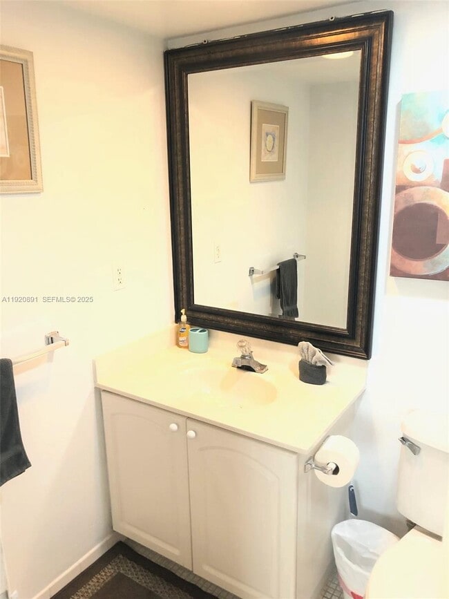 Building Photo - 3901 S Ocean Dr