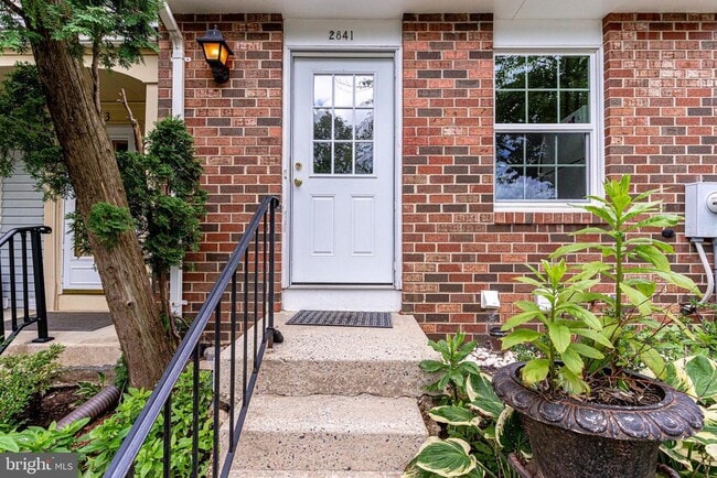 Building Photo - 2841 Shepperton Terrace