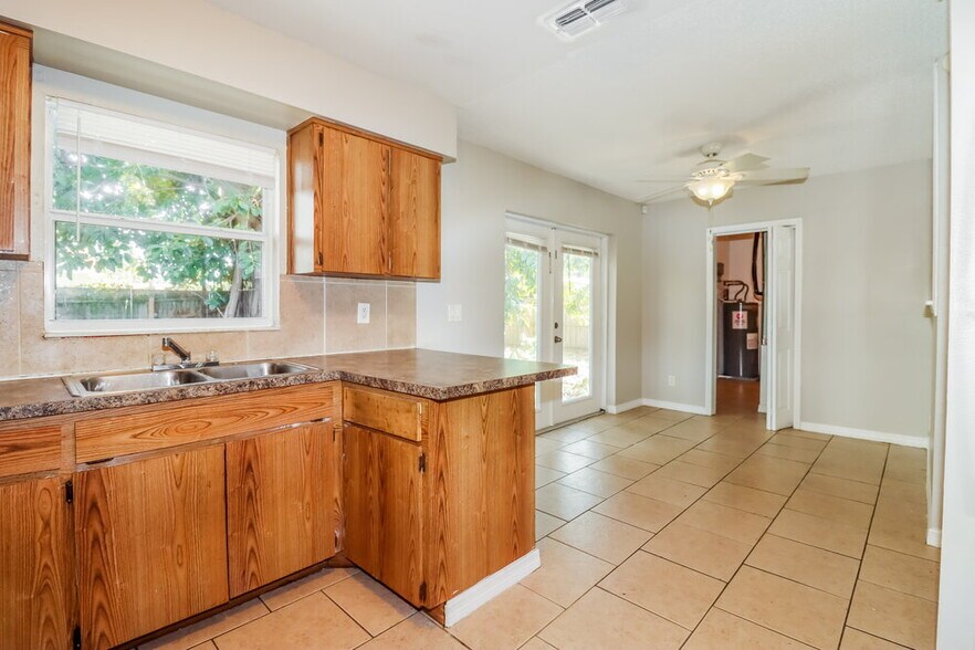 Building Photo - 4348 Trout Dr SE