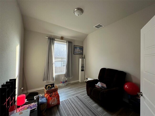 Building Photo - 441 Saturnia Dr