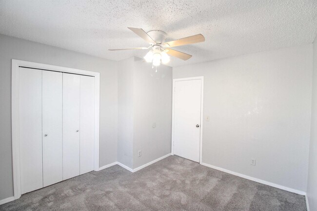 Building Photo - 8900 N Shannon Ave