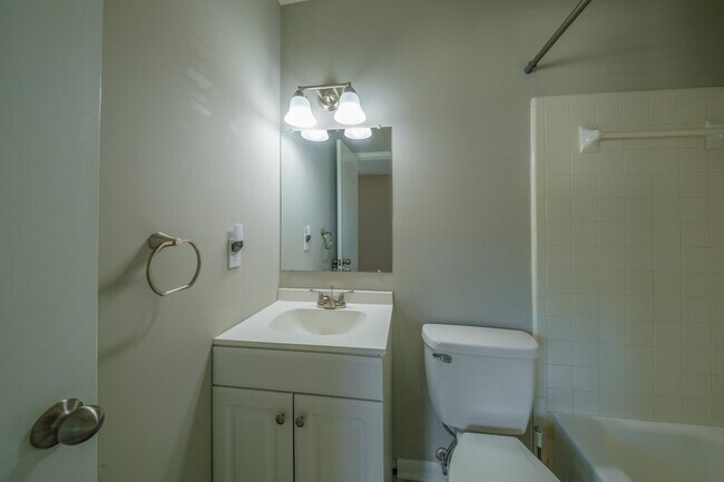 Building Photo - 5737 Bramblegate Rd