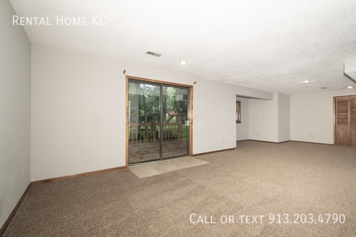 Building Photo - 15715 Beverly Ct