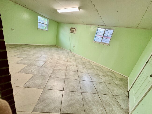 Building Photo - 13530 Carruth Ln