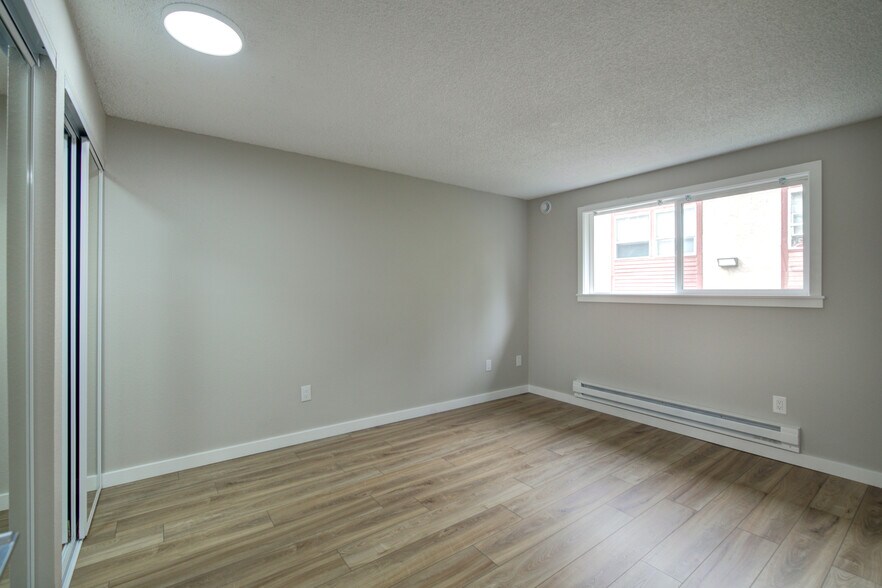 Building Photo - 13737 32nd Ave NE