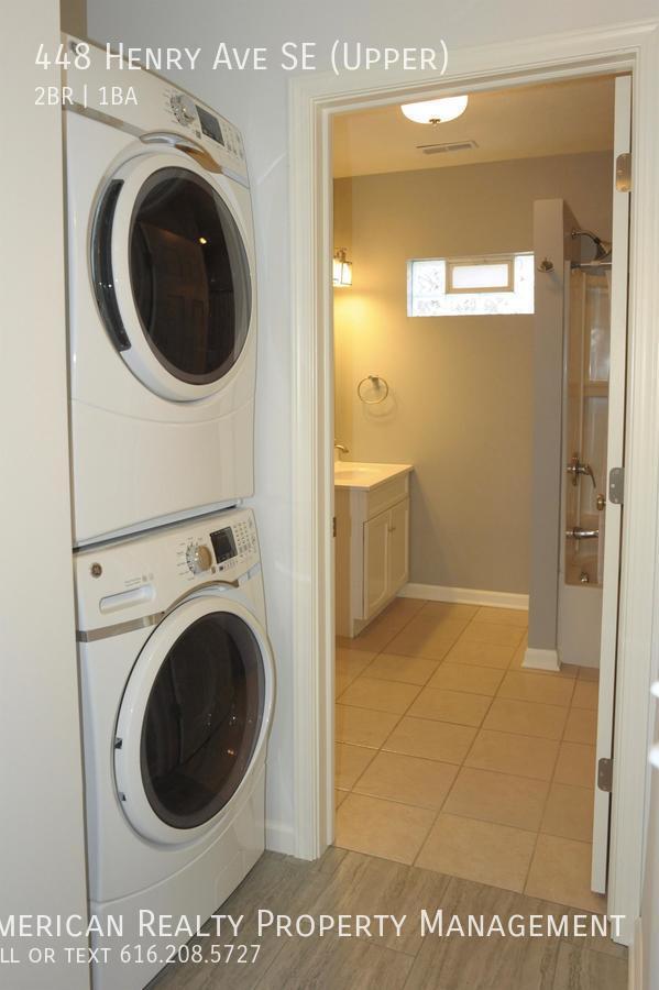 Building Photo - 448 Henry Ave SE