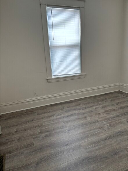 Building Photo - 3052 Minnehaha Ave