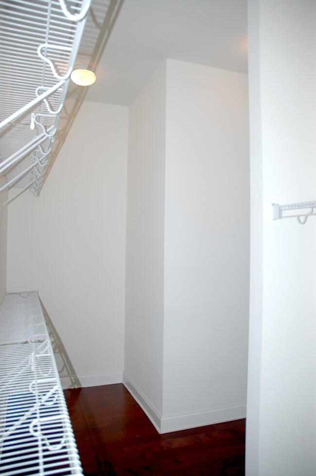 Building Photo - 475 Bartram St SE