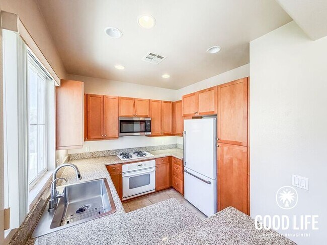 Building Photo - 10880 Serafina Ln
