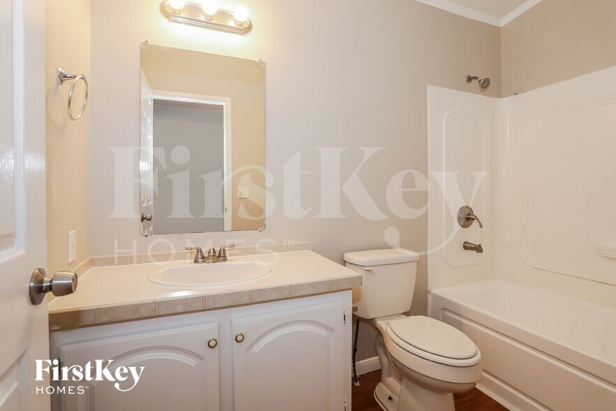 Building Photo - 21035 Sweet Blossom Ln