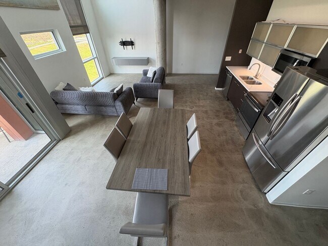 Building Photo - Oversized Loft With Downtown Views