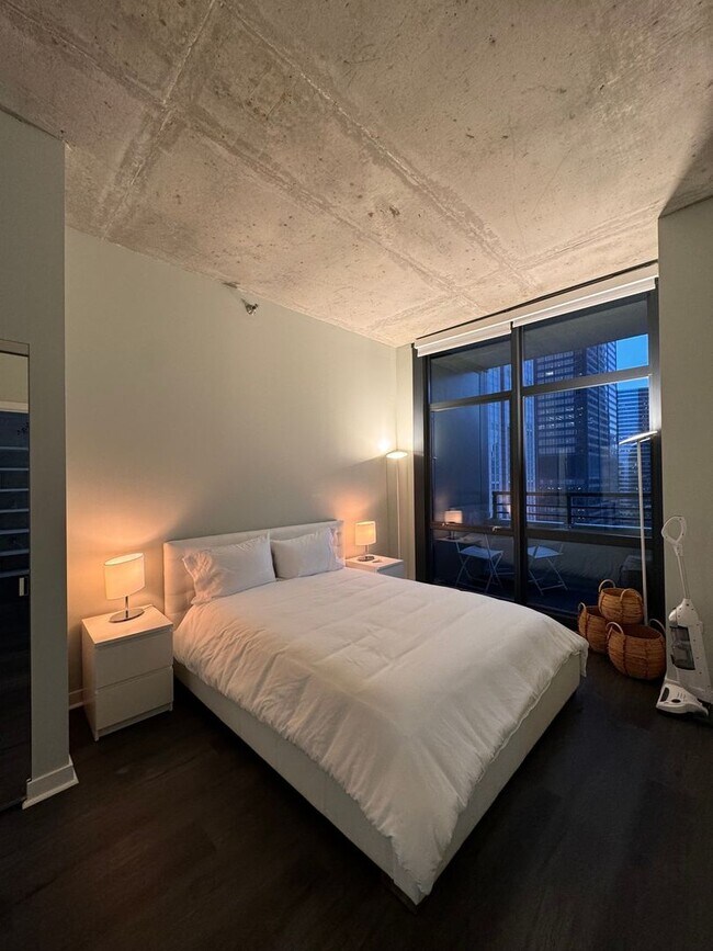 Building Photo - FURNISHED 2 Bed 2 Bath Condo with Amazing ...