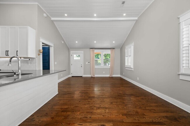 Building Photo - 2600 Aspen Dr