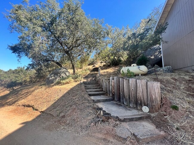 Building Photo - Stunning 3BR/3BA + Loft Home | 1,920 SqFt ...