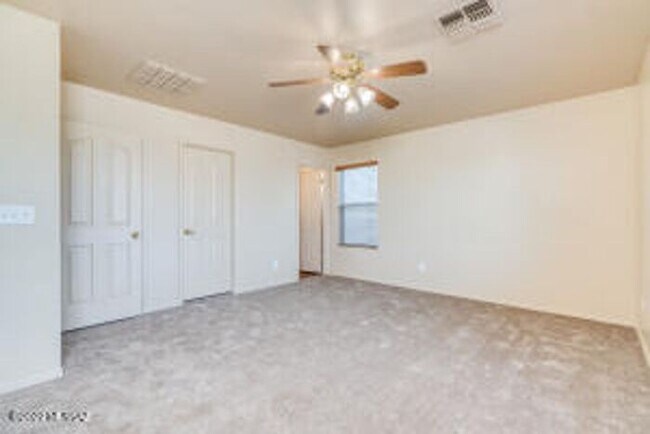 Building Photo - Spacious 4-Bedroom Retreat Near Raytheon & DMAFB