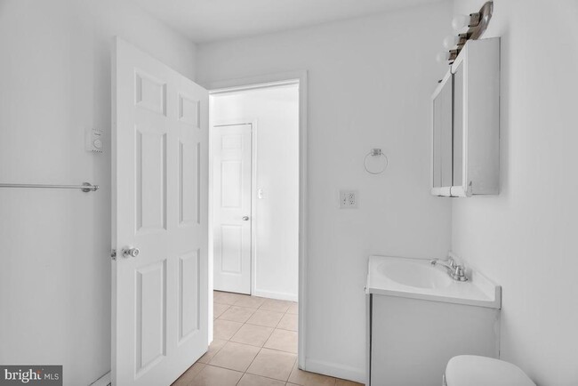 Building Photo - 3151 Richmond St