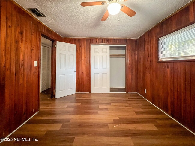 Building Photo - 3220 Myra St