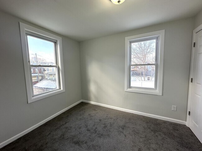 Building Photo - 21 Talmage Ave