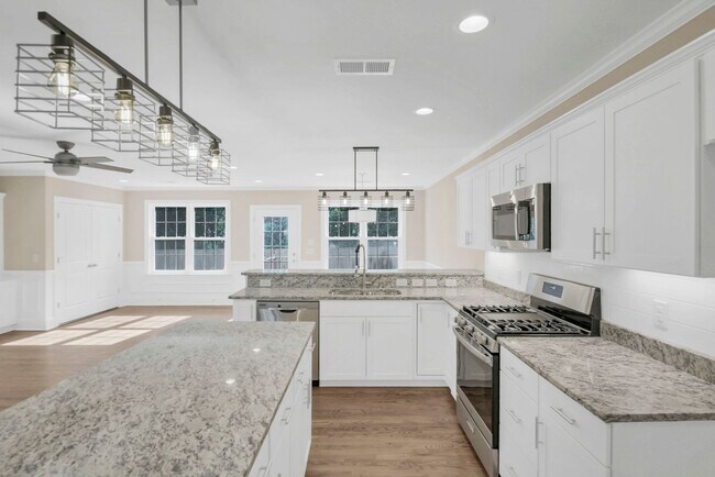 Building Photo - Renovated home in Forest Acres for rent!