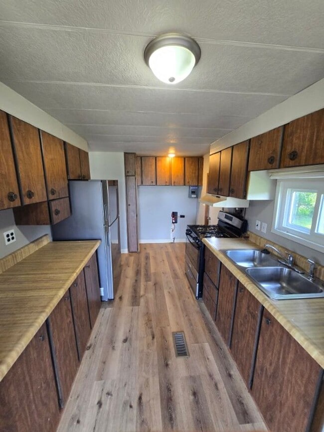 Building Photo - 2 Bed 2 Bath Home For Rent in Middletown, MO!