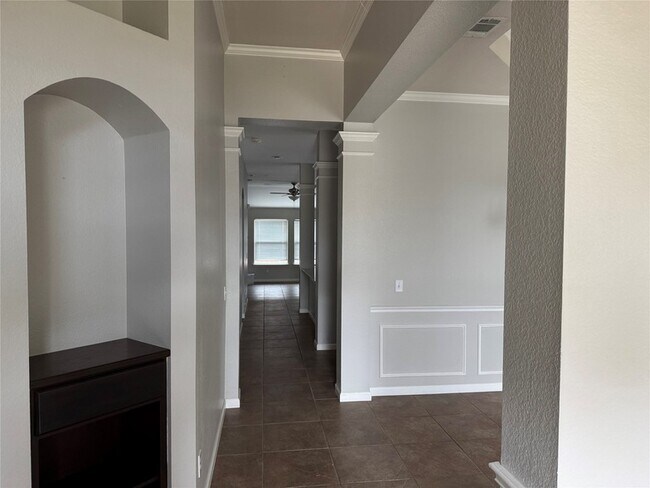 Building Photo - 10808 Pineview Ln