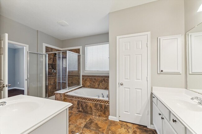 Building Photo - 3122 Schumann Oaks Dr