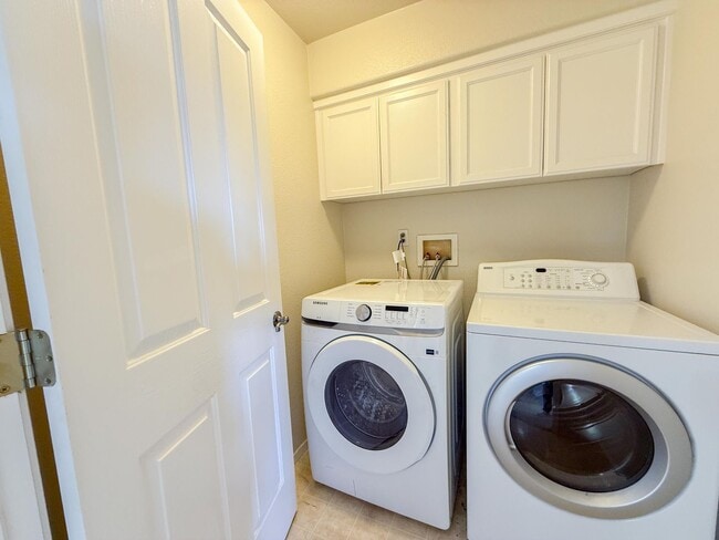 Building Photo - Spacious Milpitas 3 Bedroom 2 Bath Home