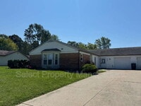 Building Photo - 4926 Vermont Ln
