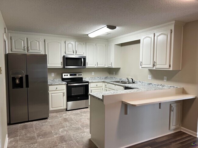 Building Photo - 203 Bryson Way