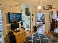 Building Photo - Bright & Spacious 3-Bedroom on Newbury Str...