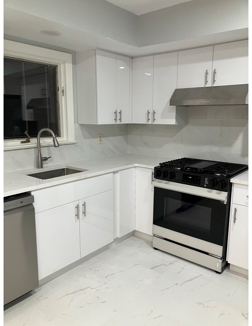 New Backsplash, cabinets - 2442 1st St