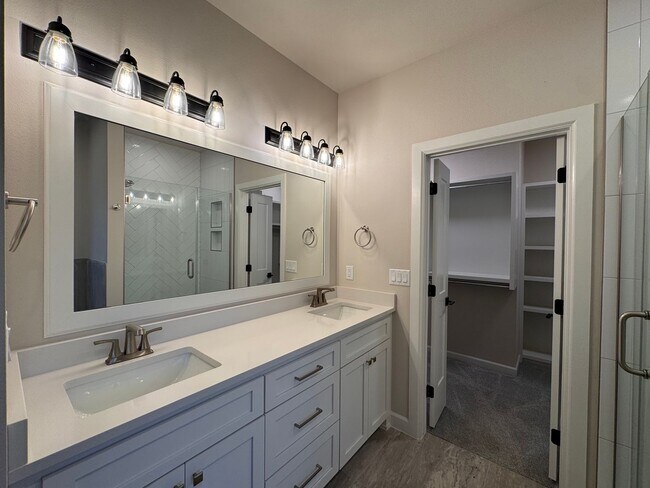 Building Photo - One Month Rent Free - 4 bedrooms - 3 full baths - Brand New