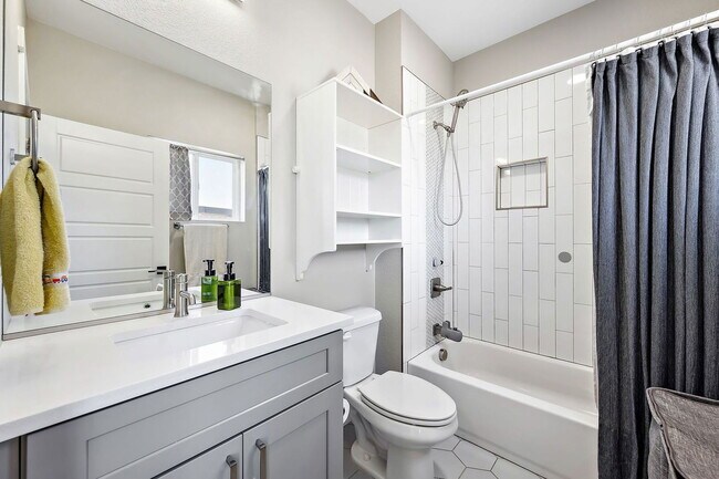 Building Photo - 2869 W Parkside Pl